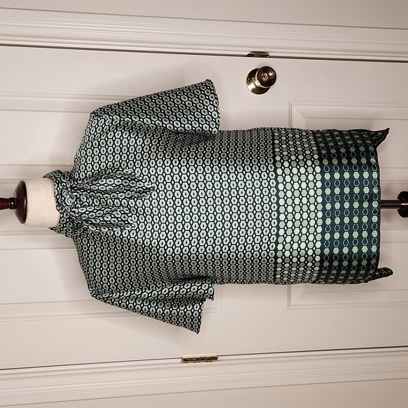 𝅺ZARA Green Geometric Print Top With High Collar and Tie Neck Size XS - Picture 1 of 13